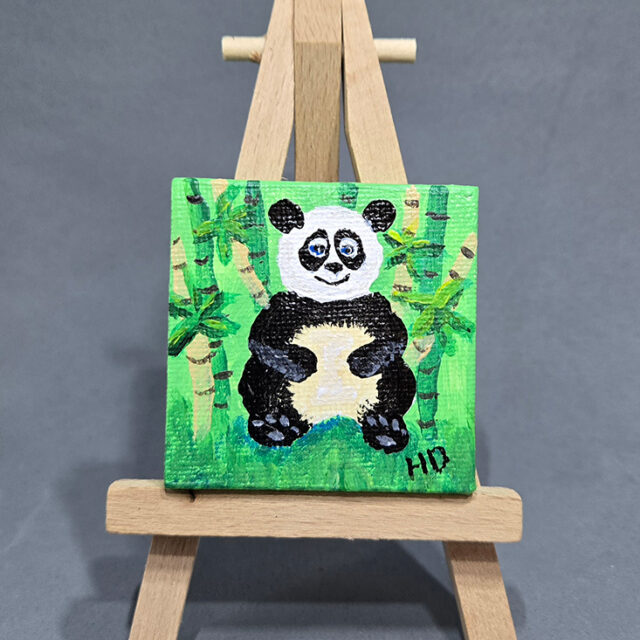 Panda 2x2 Miniature w/Easel