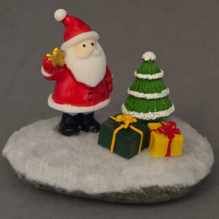 Santa and Tree Christmas Diorama